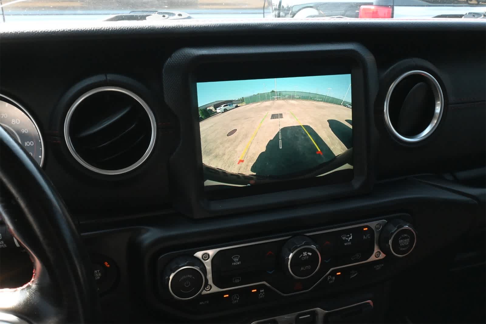 Thumbnail: 2020 Jeep Wrangler - 14