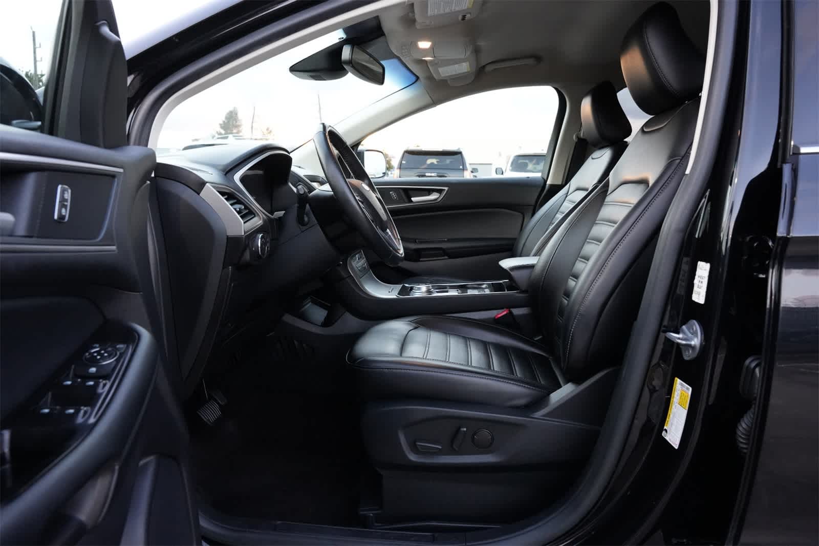 Thumbnail: 2020 Ford Edge - 17