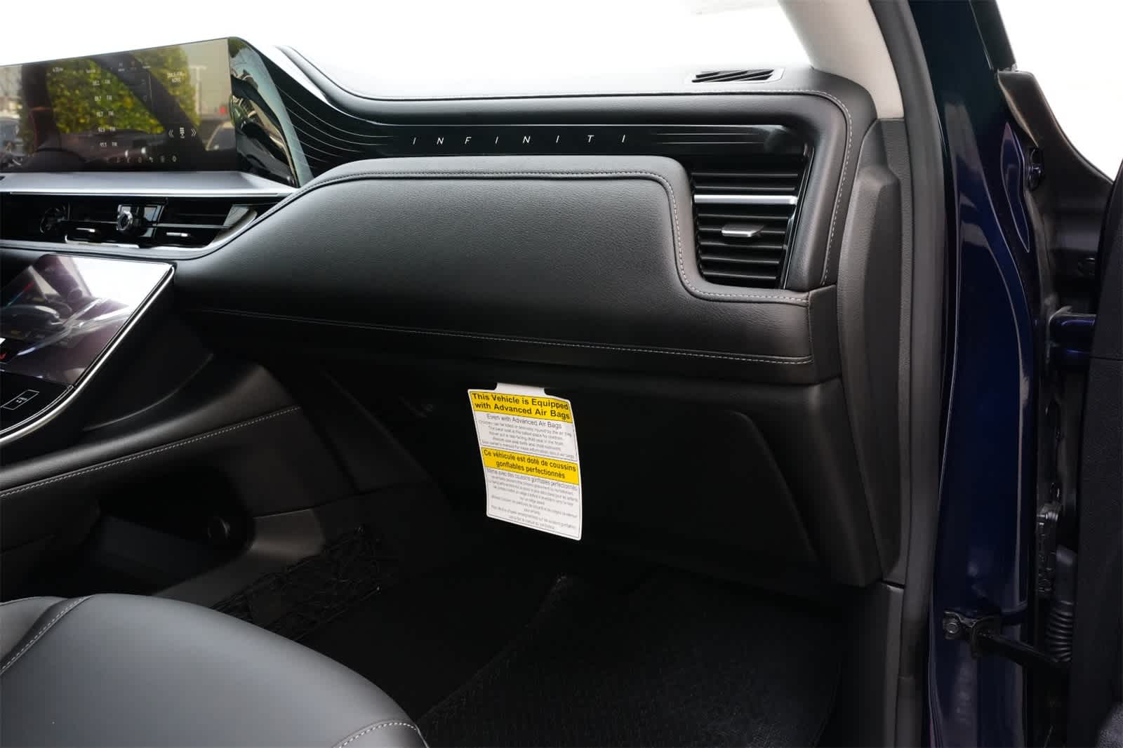 Thumbnail: 2025 INFINITI QX80 - 25