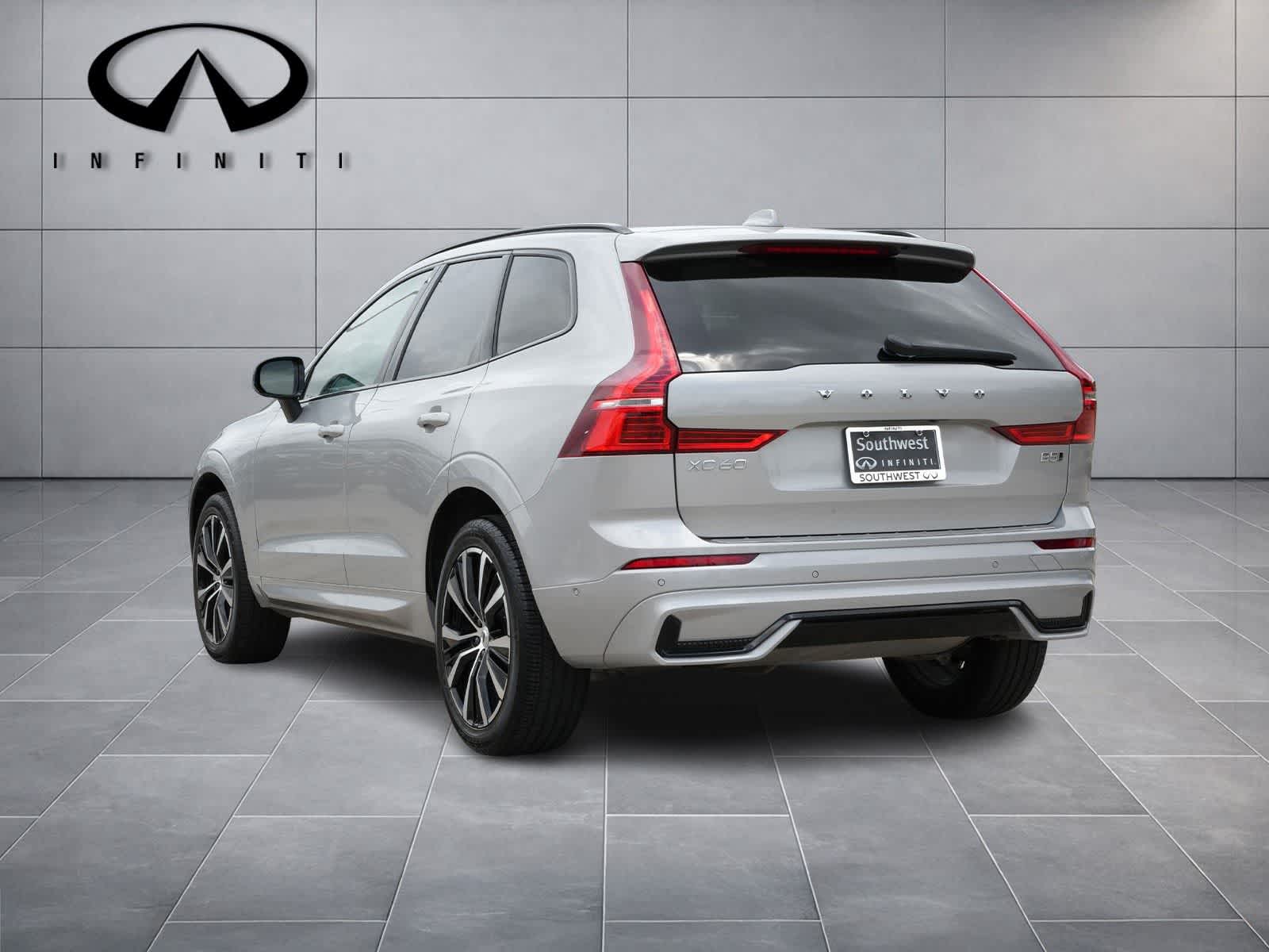 Thumbnail: 2025 Volvo XC60 - 5