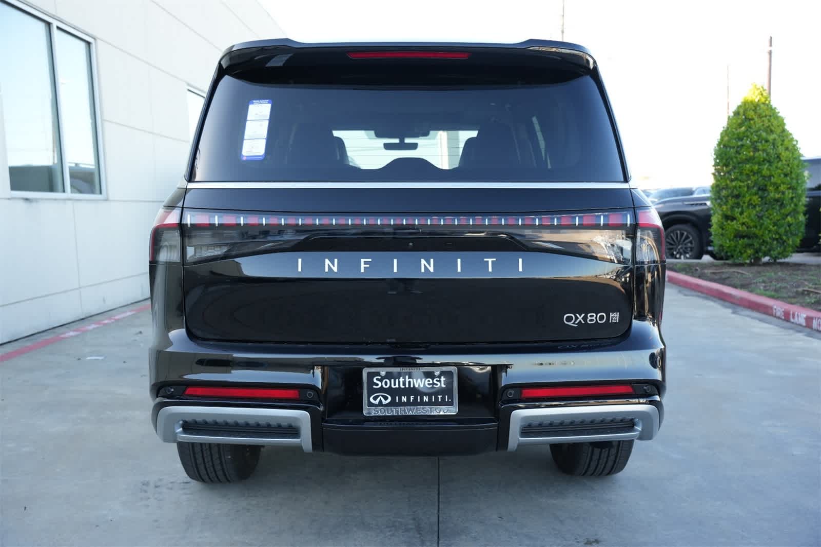 Thumbnail: 2025 INFINITI QX80 - 19