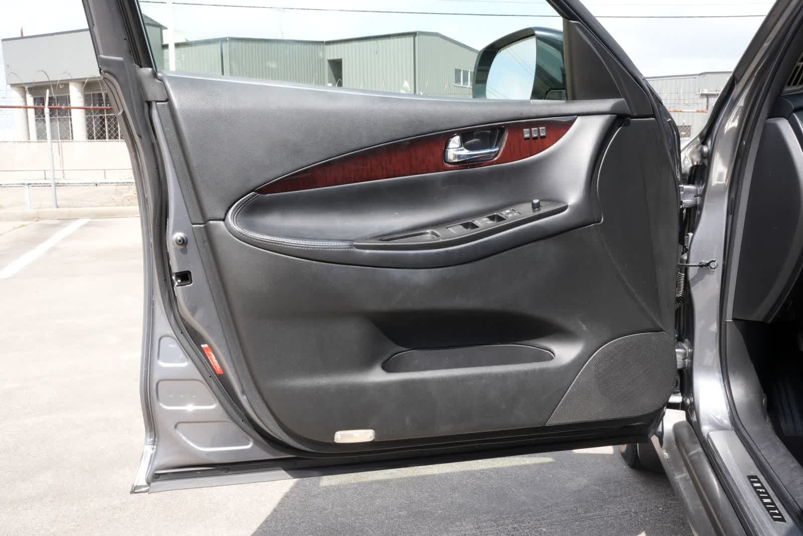 Thumbnail: 2016 INFINITI QX50 - 17