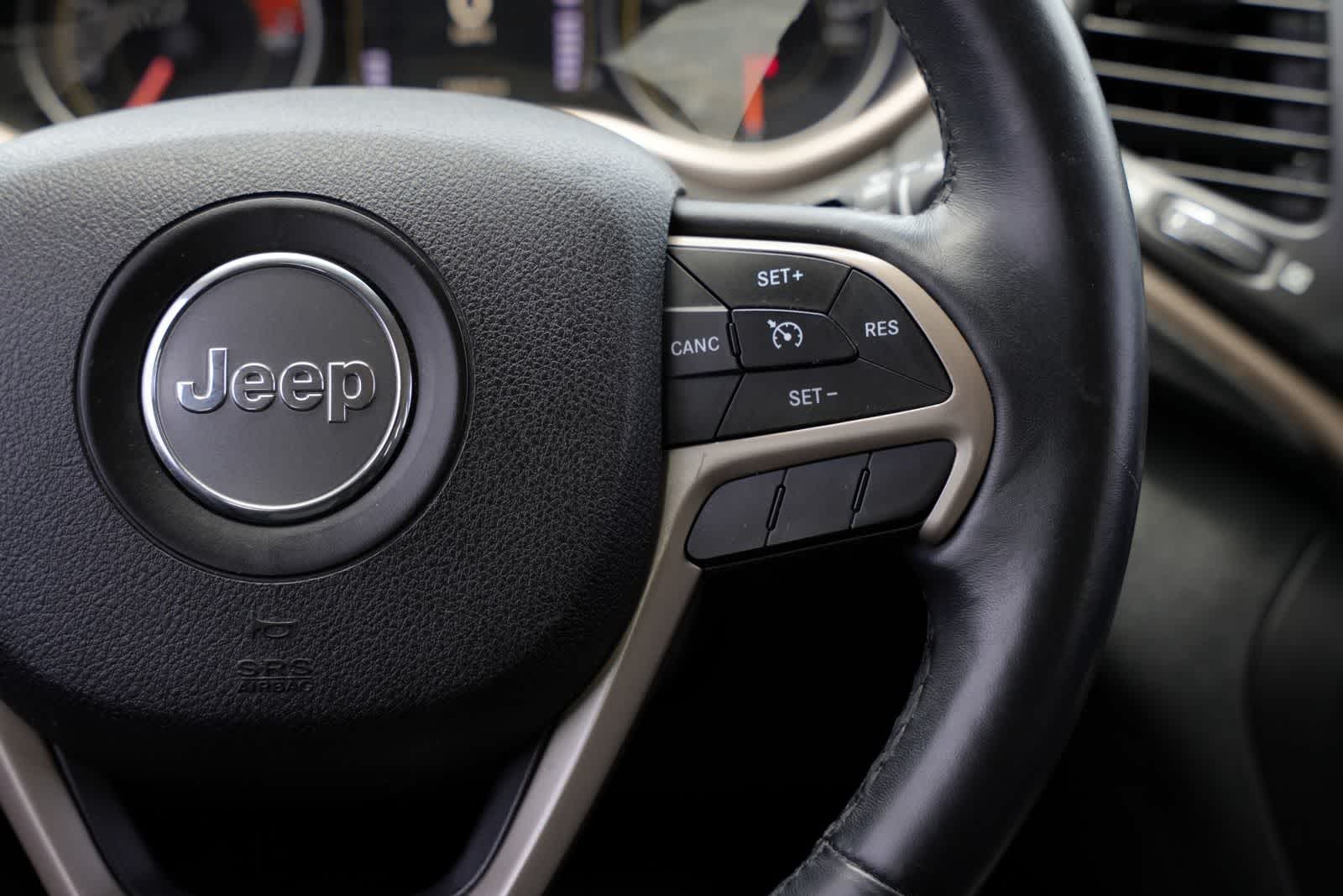 Thumbnail: 2016 Jeep Cherokee - 11