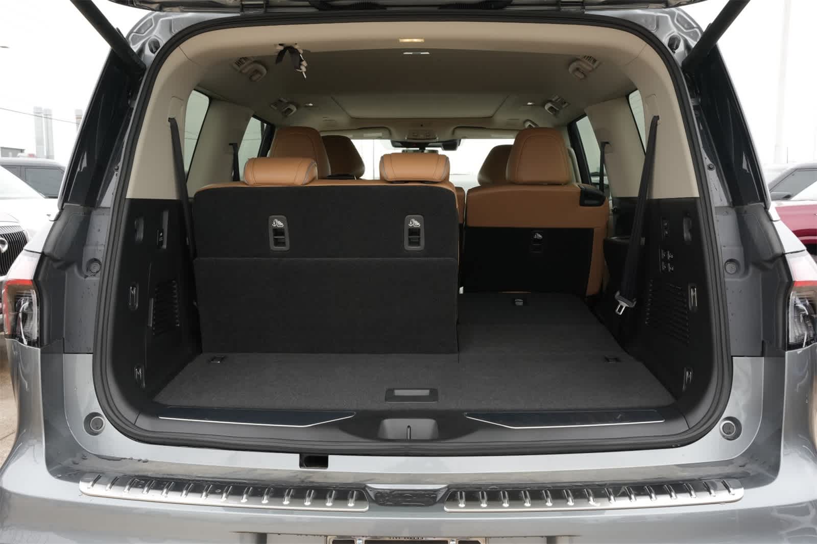Thumbnail: 2025 INFINITI QX80 - 22