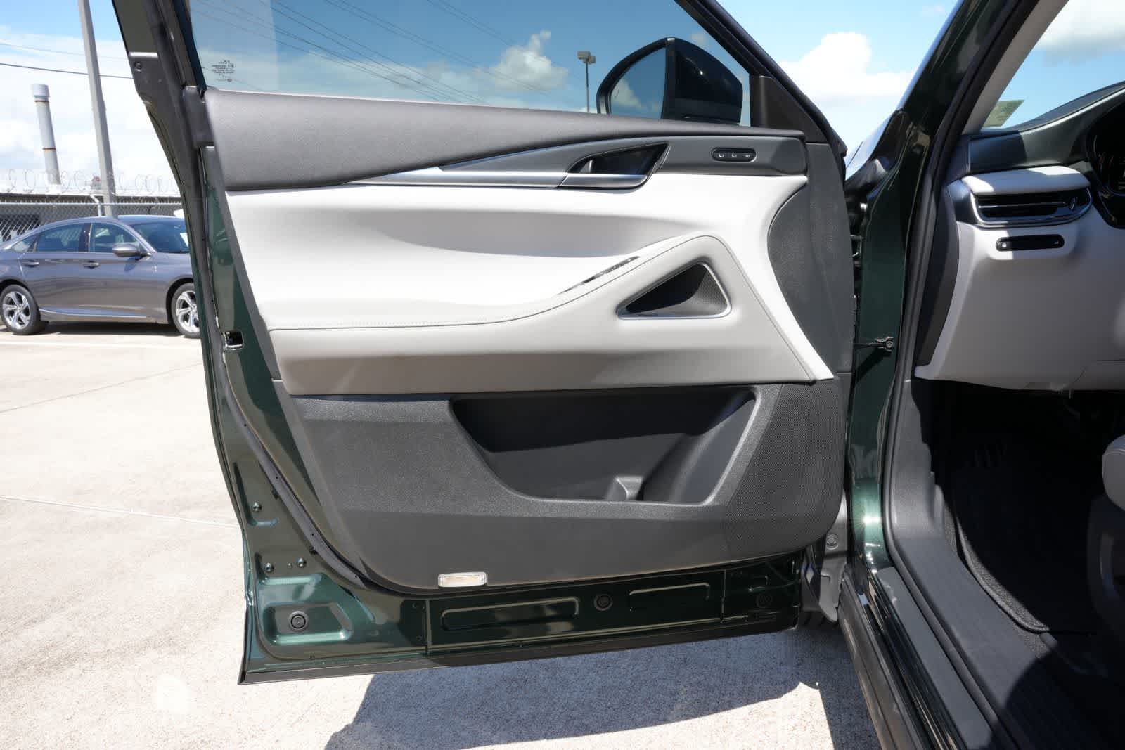 Thumbnail: 2027 INFINITI QX60 - 18