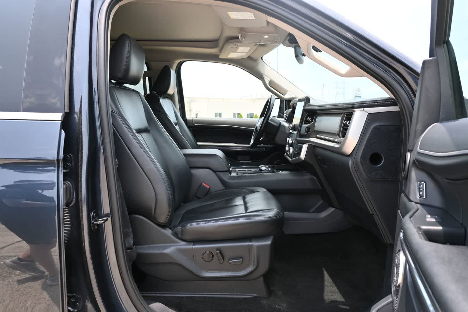 Thumbnail: 2022 Ford Expedition - 23