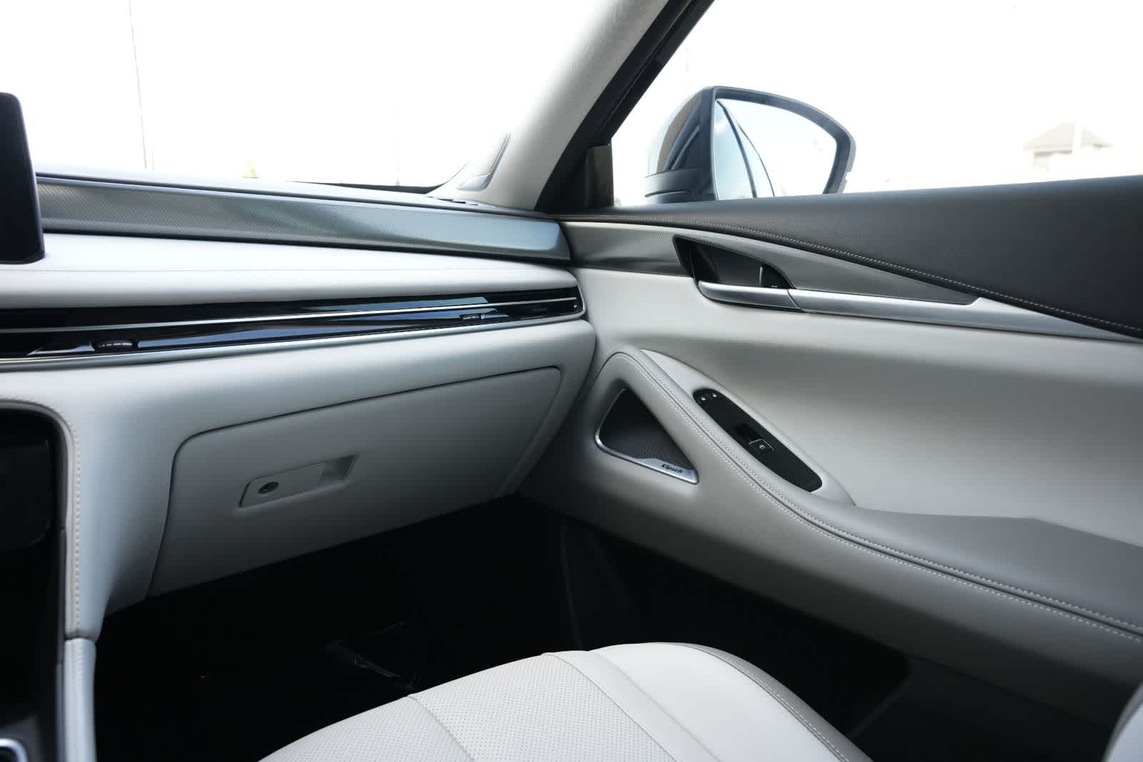 Thumbnail: 2026 INFINITI QX60 - 8