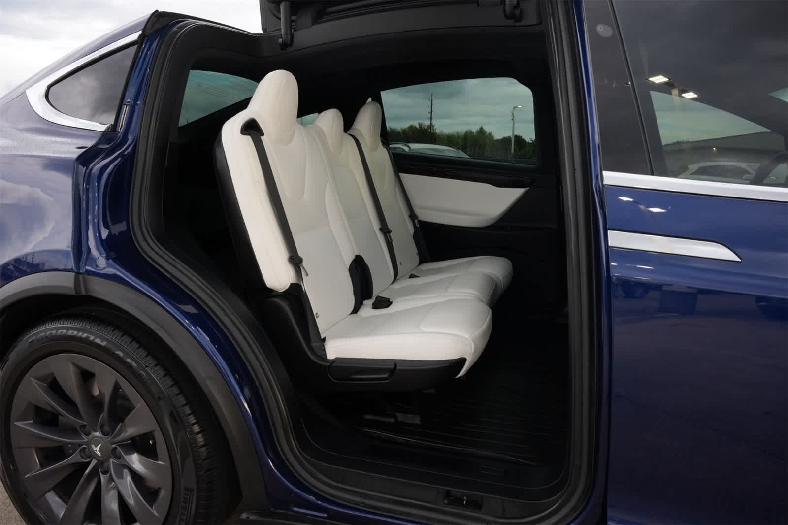 Thumbnail: 2019 Tesla Model X - 22