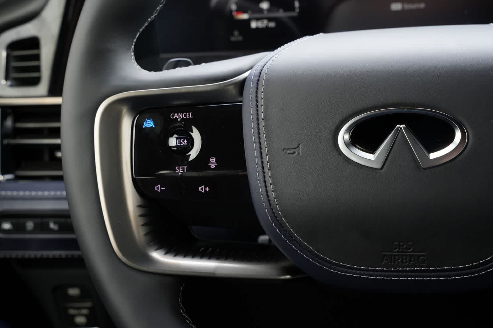 Thumbnail: 2026 INFINITI QX80 - 10