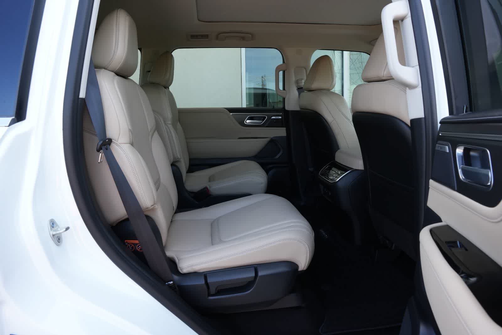 Thumbnail: 2026 INFINITI QX80 - 20