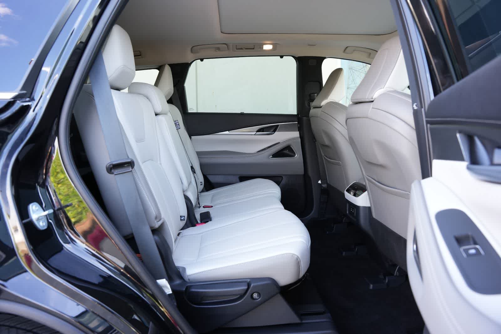 Thumbnail: 2026 INFINITI QX60 - 21