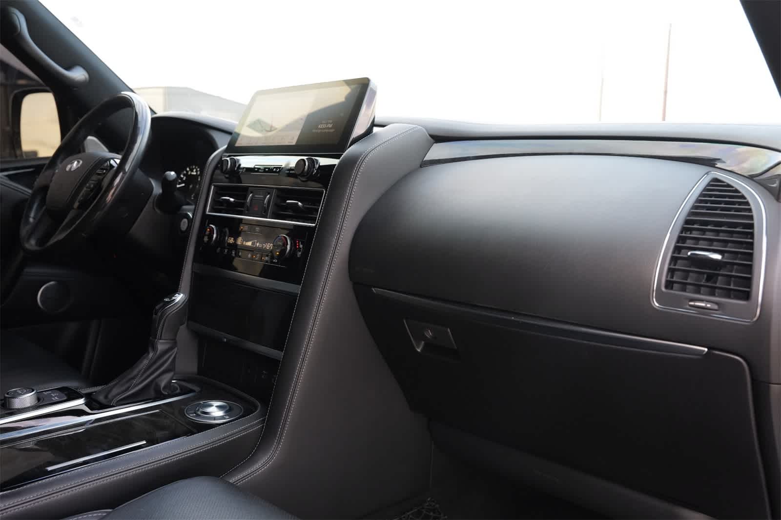 Thumbnail: 2022 INFINITI QX80 - 25