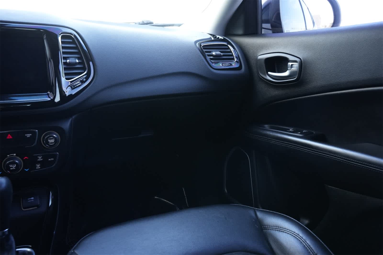 Thumbnail: 2019 Jeep Compass - 8