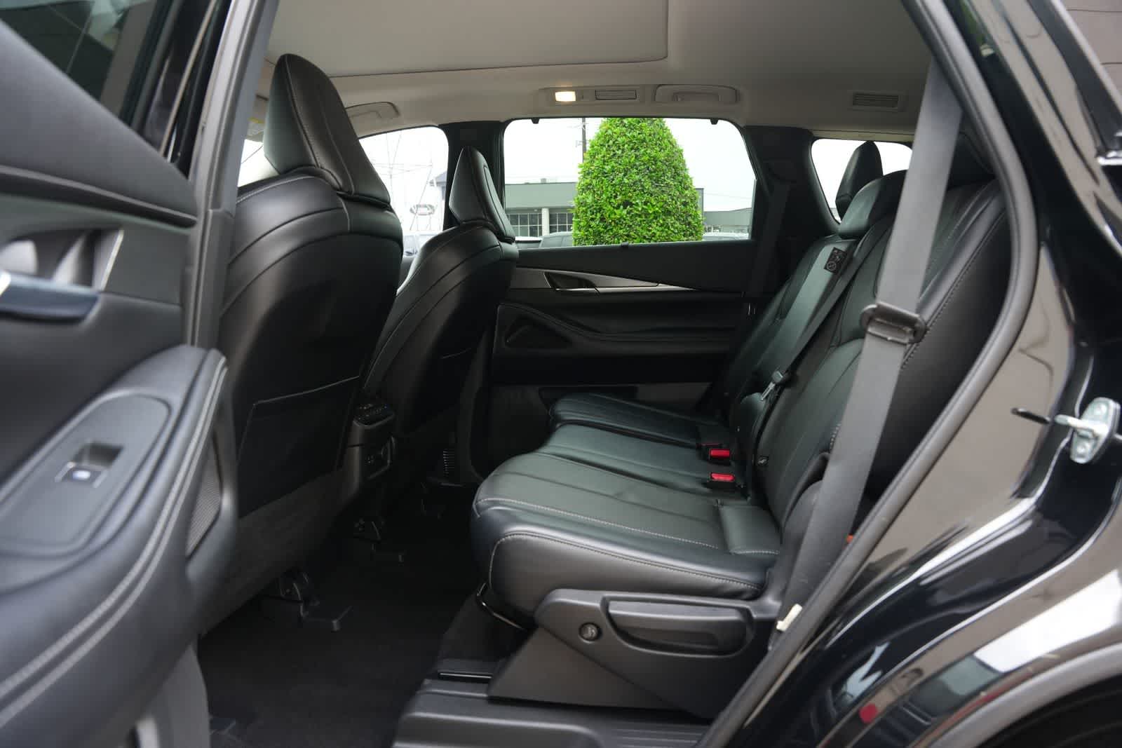 Thumbnail: 2023 INFINITI QX60 - 19