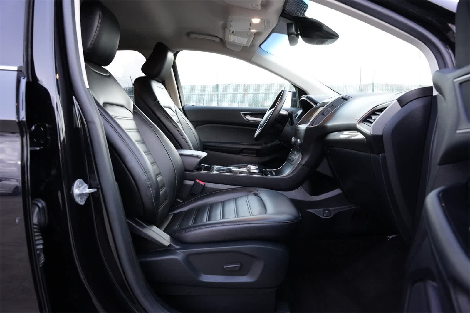 Thumbnail: 2020 Ford Edge - 23