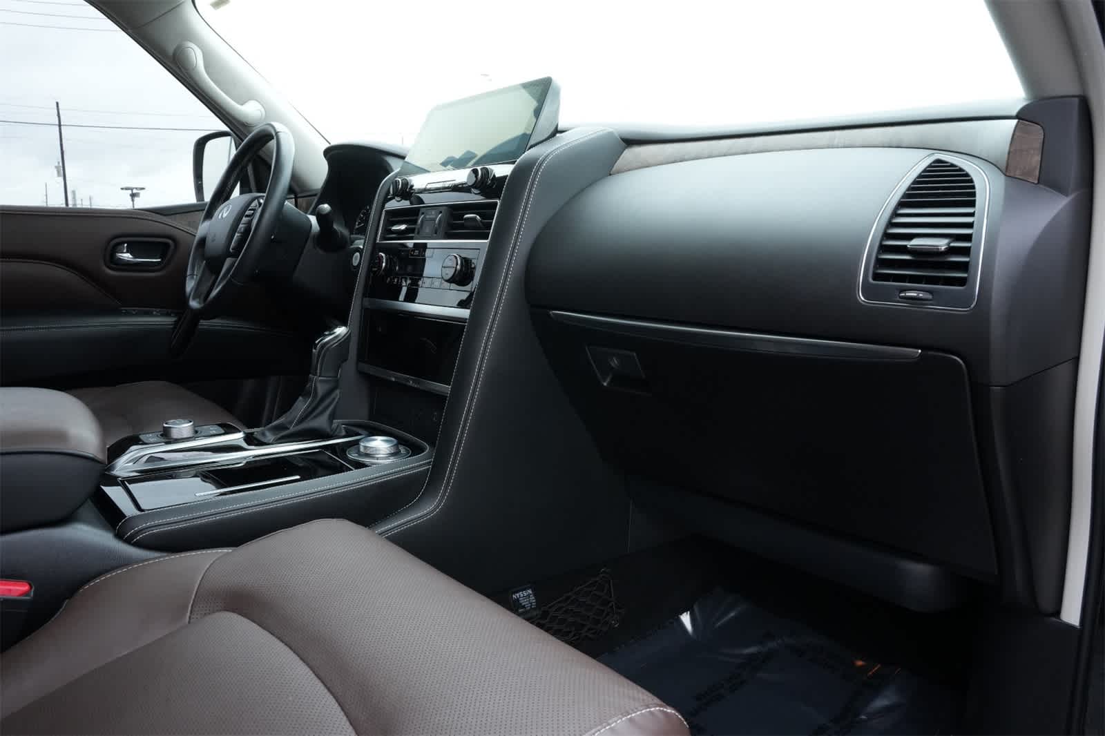 Thumbnail: 2024 INFINITI QX80 - 21