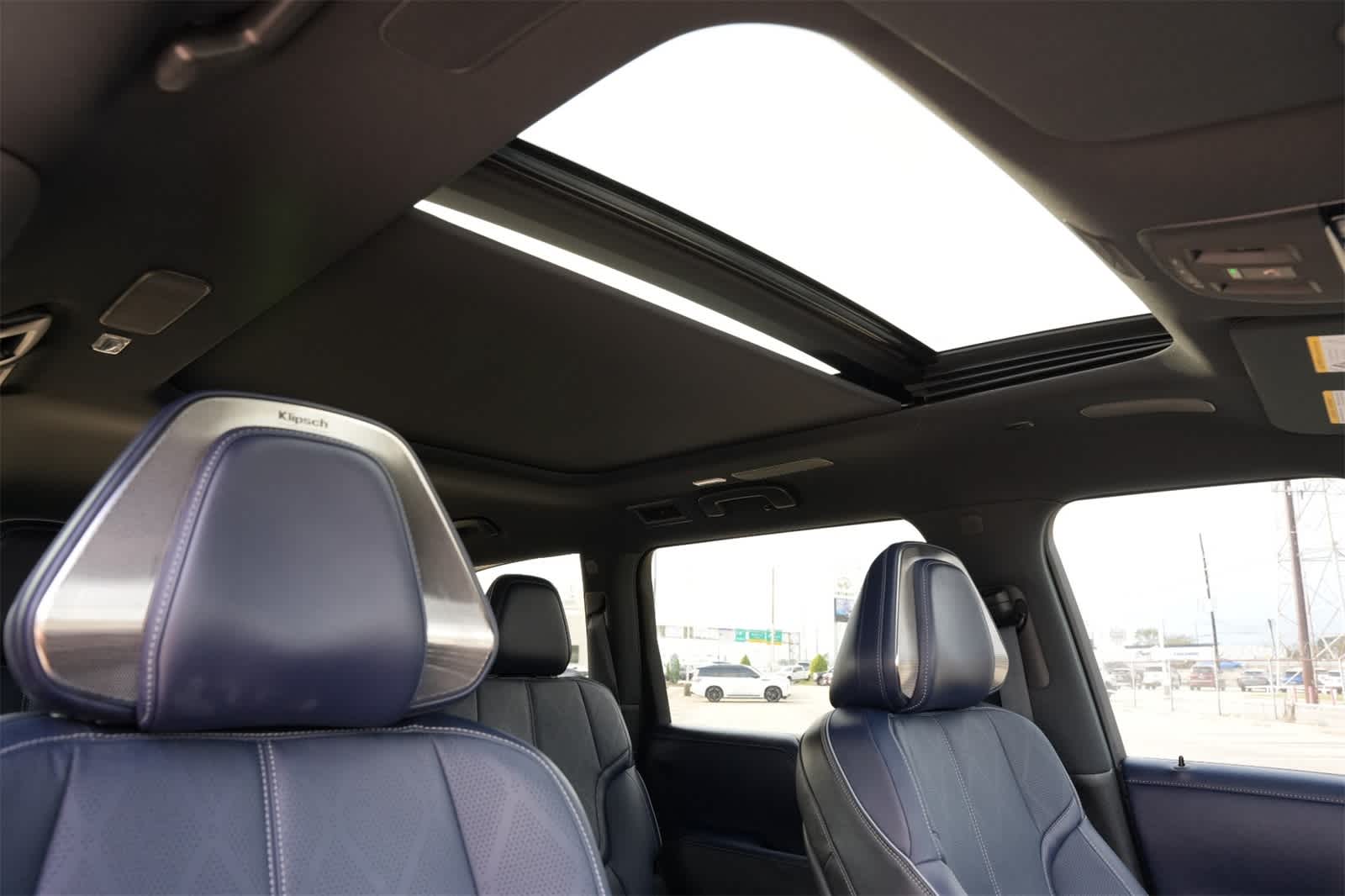 Thumbnail: 2026 INFINITI QX80 - 24