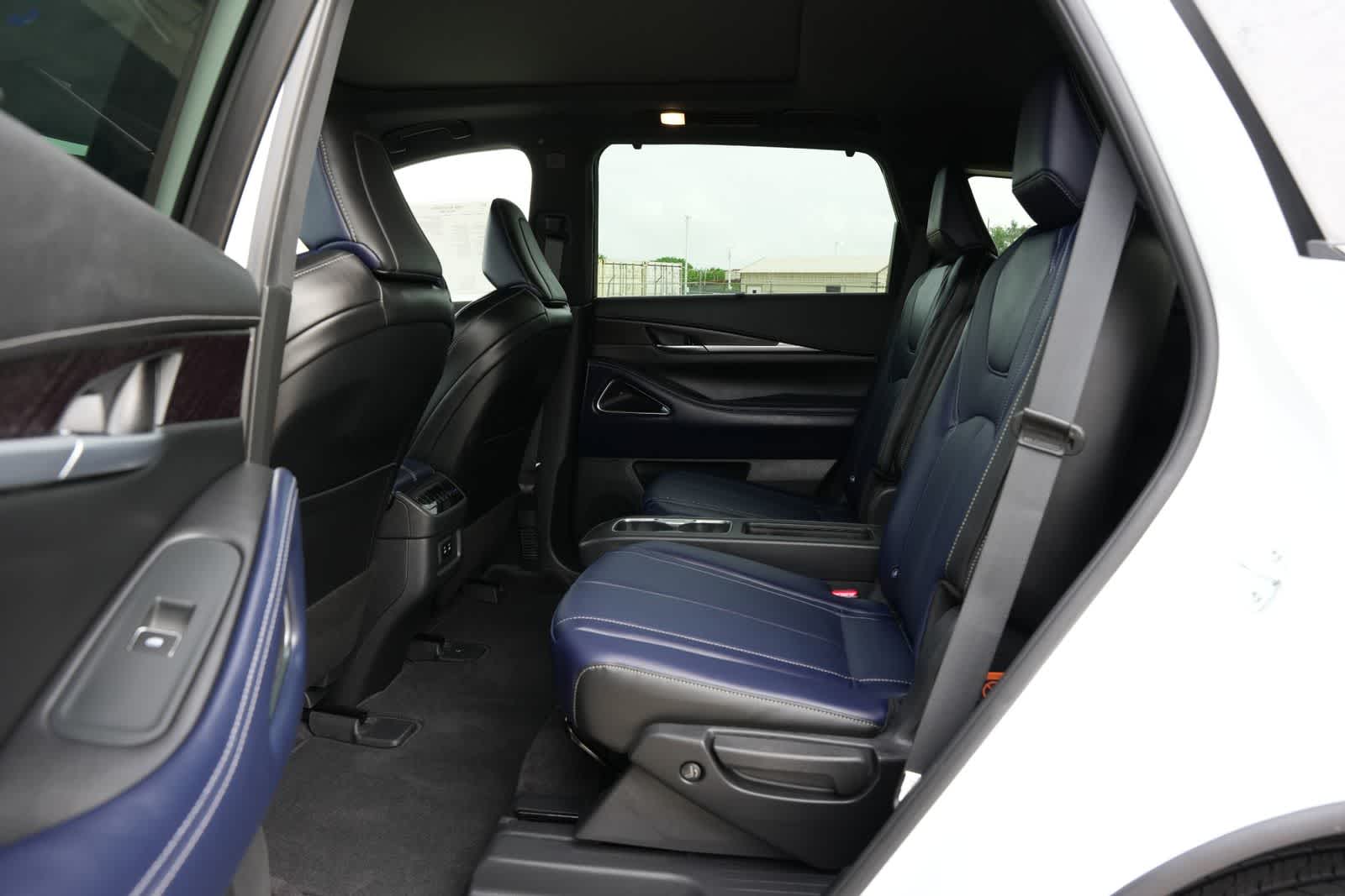 Thumbnail: 2026 INFINITI QX60 - 19