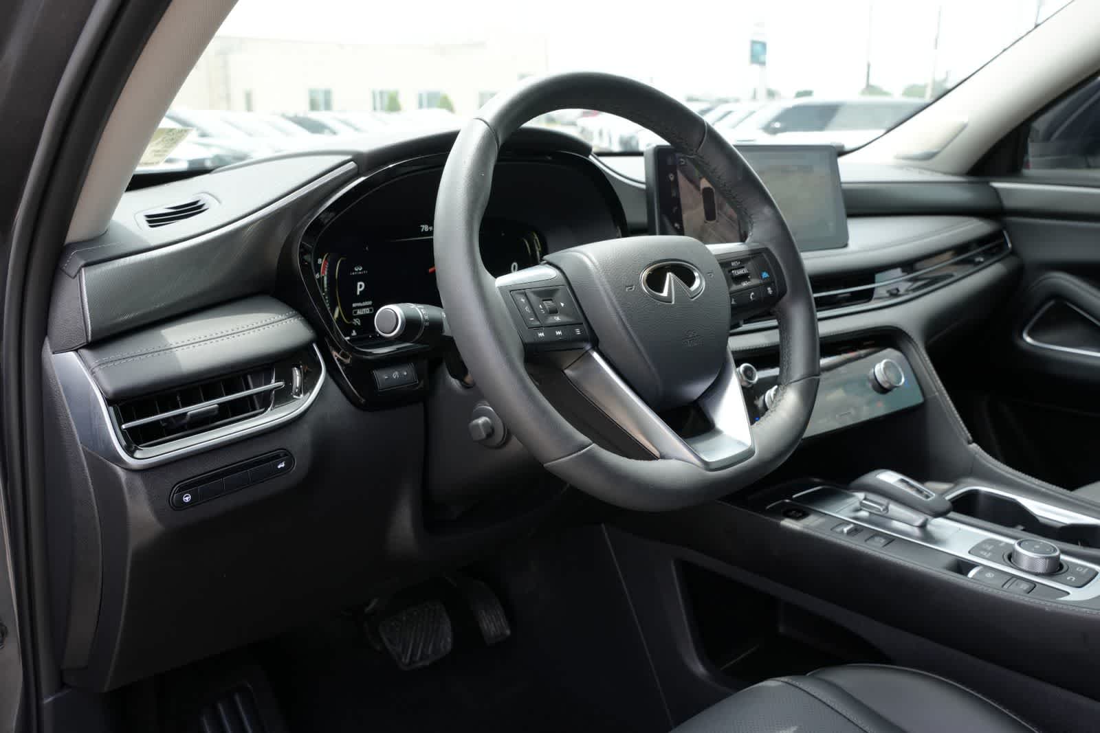 Thumbnail: 2026 INFINITI QX60 - 16