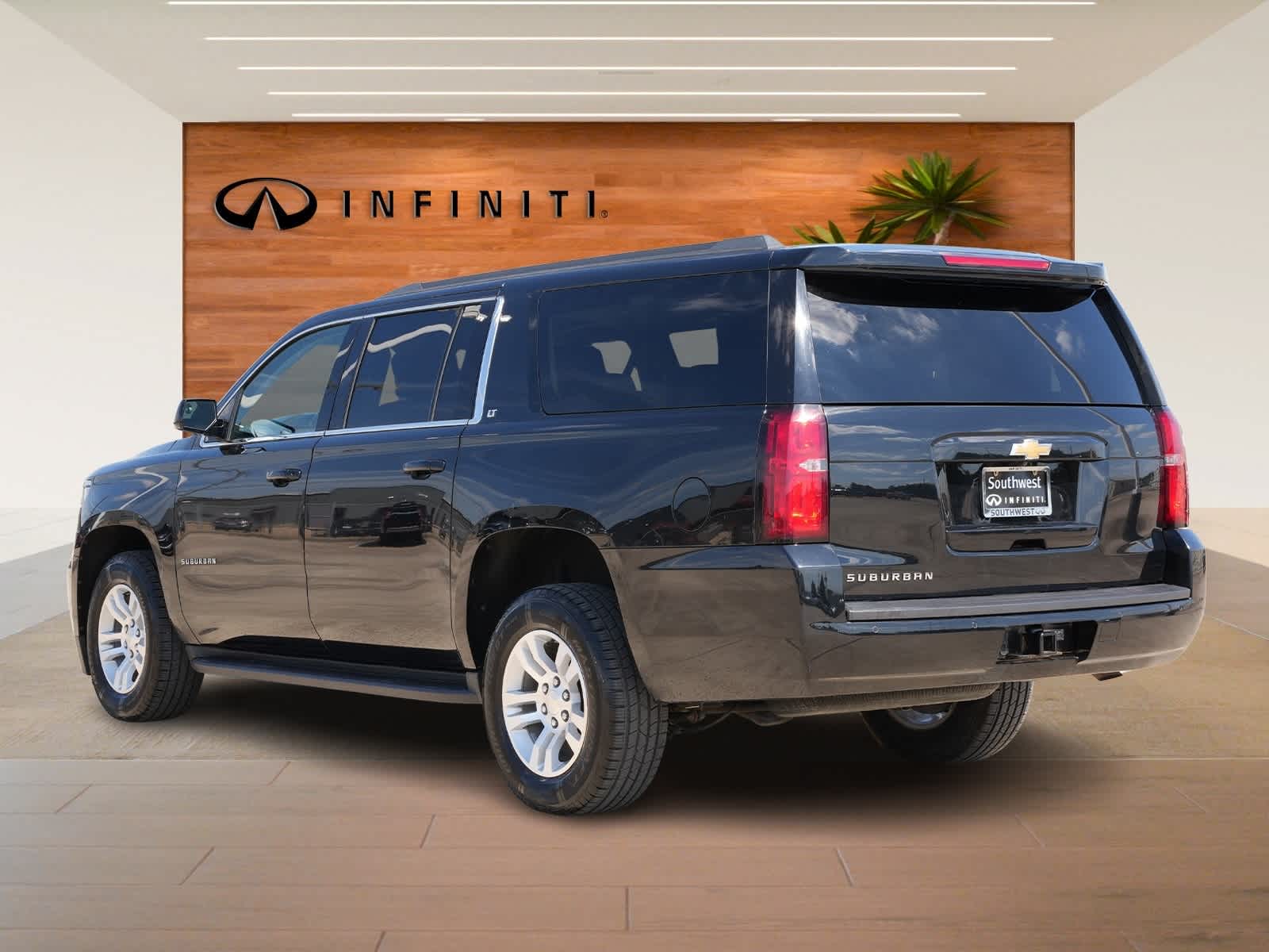 Thumbnail: 2019 Chevrolet Suburban - 5