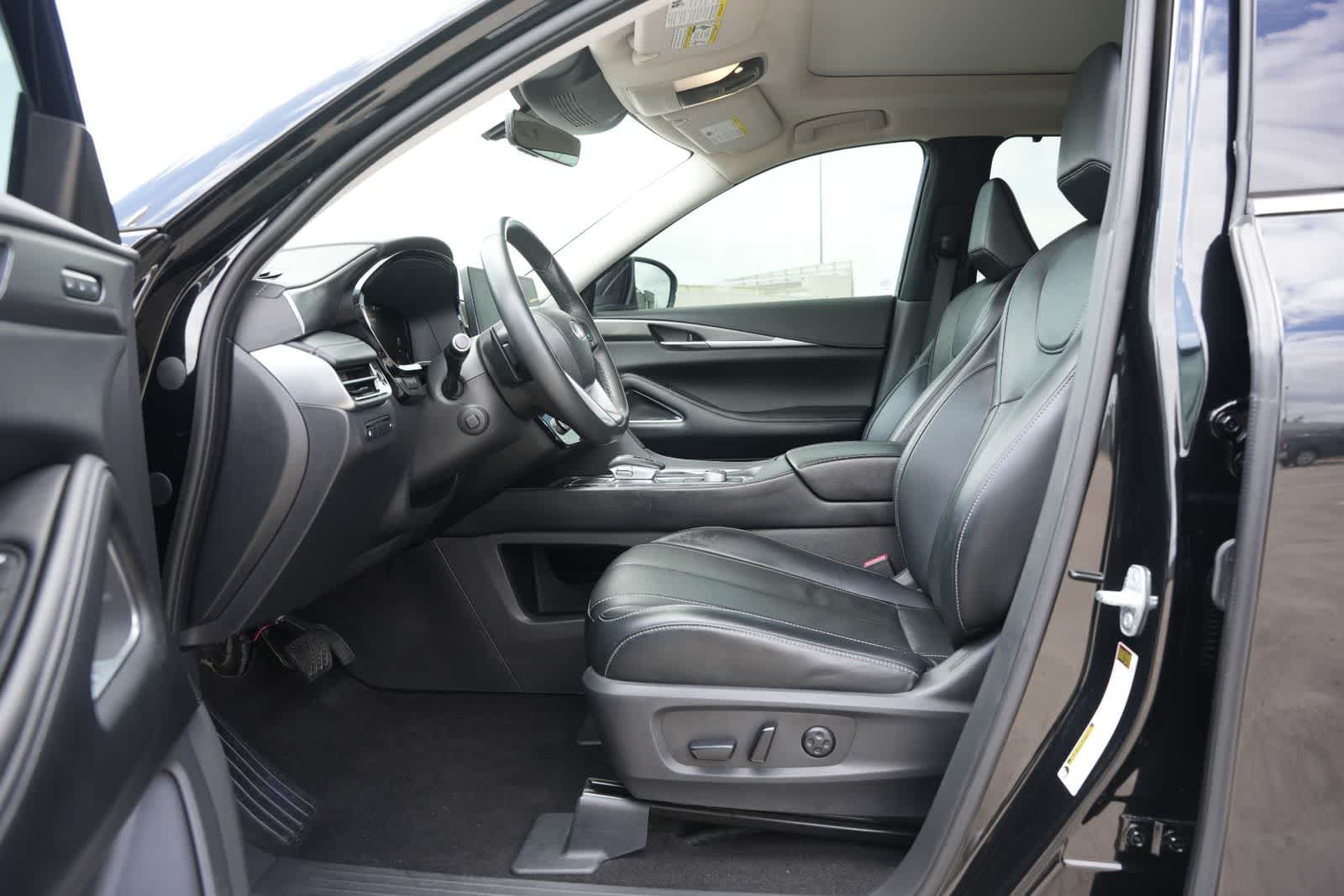 Thumbnail: 2023 INFINITI QX60 - 16