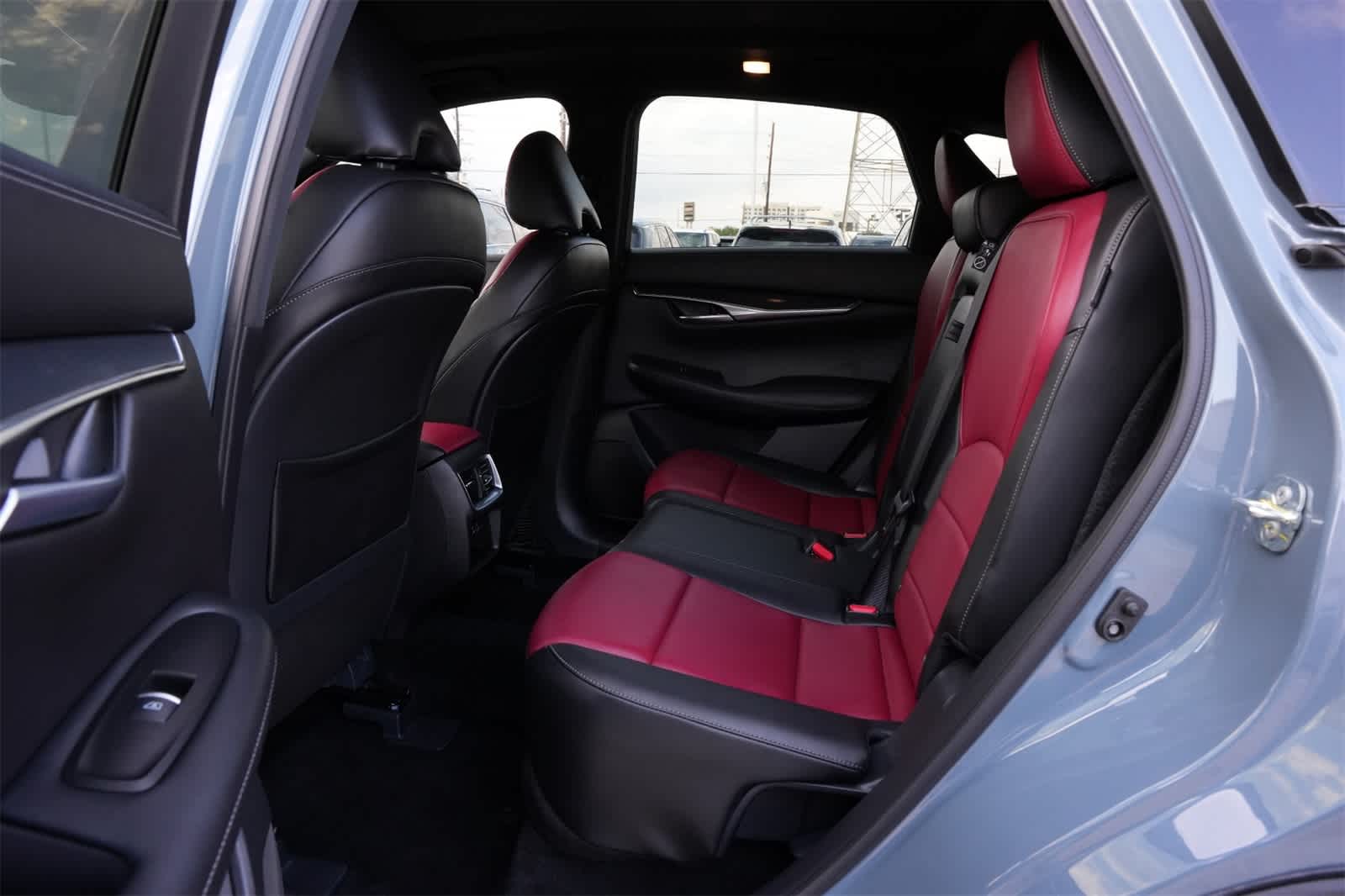 Thumbnail: 2025 INFINITI QX50 - 16