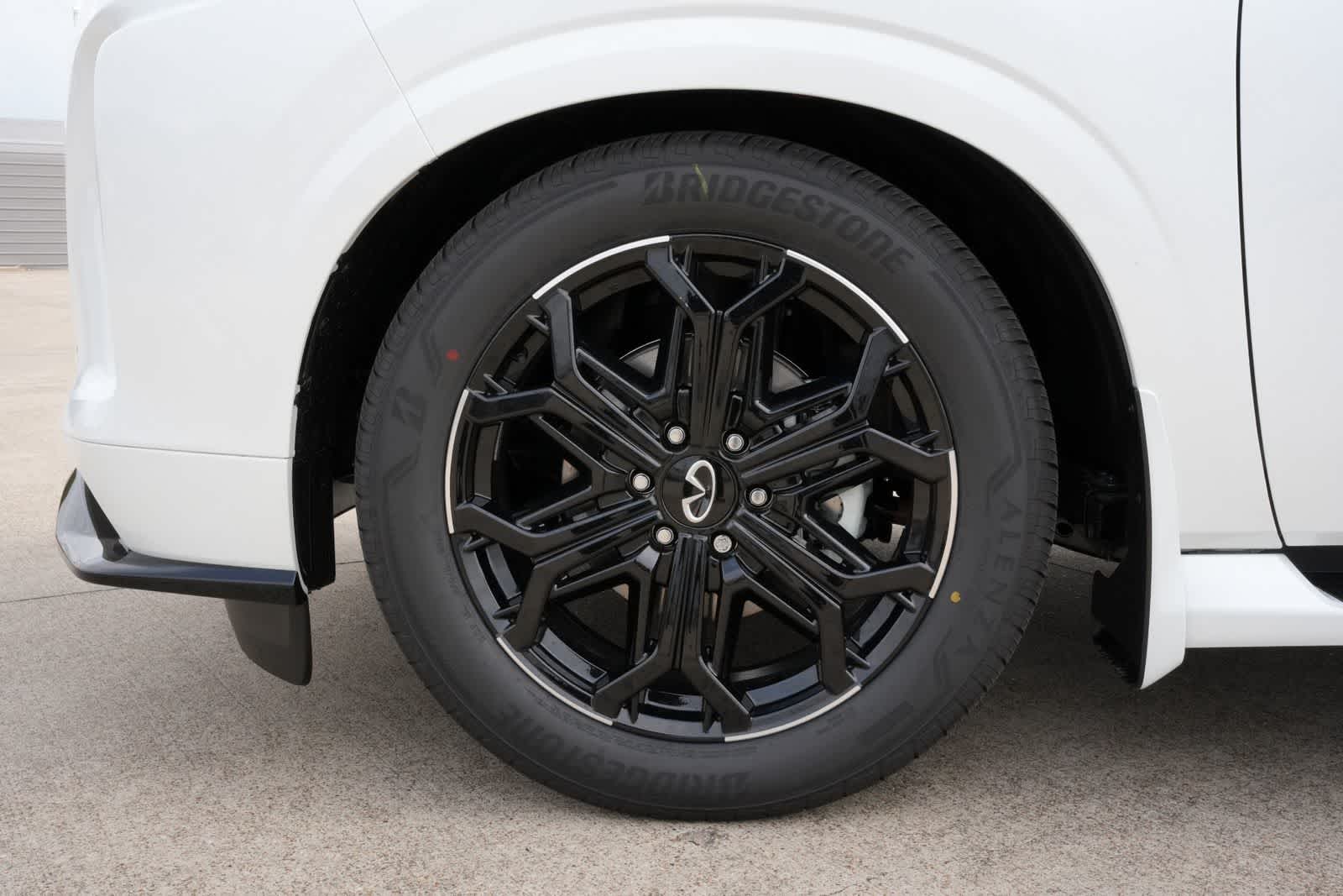 Thumbnail: 2026 INFINITI QX80 - 27