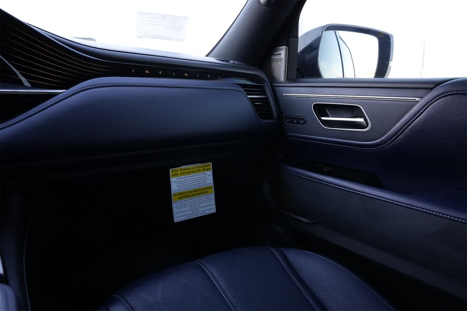 Thumbnail: 2026 INFINITI QX80 - 8