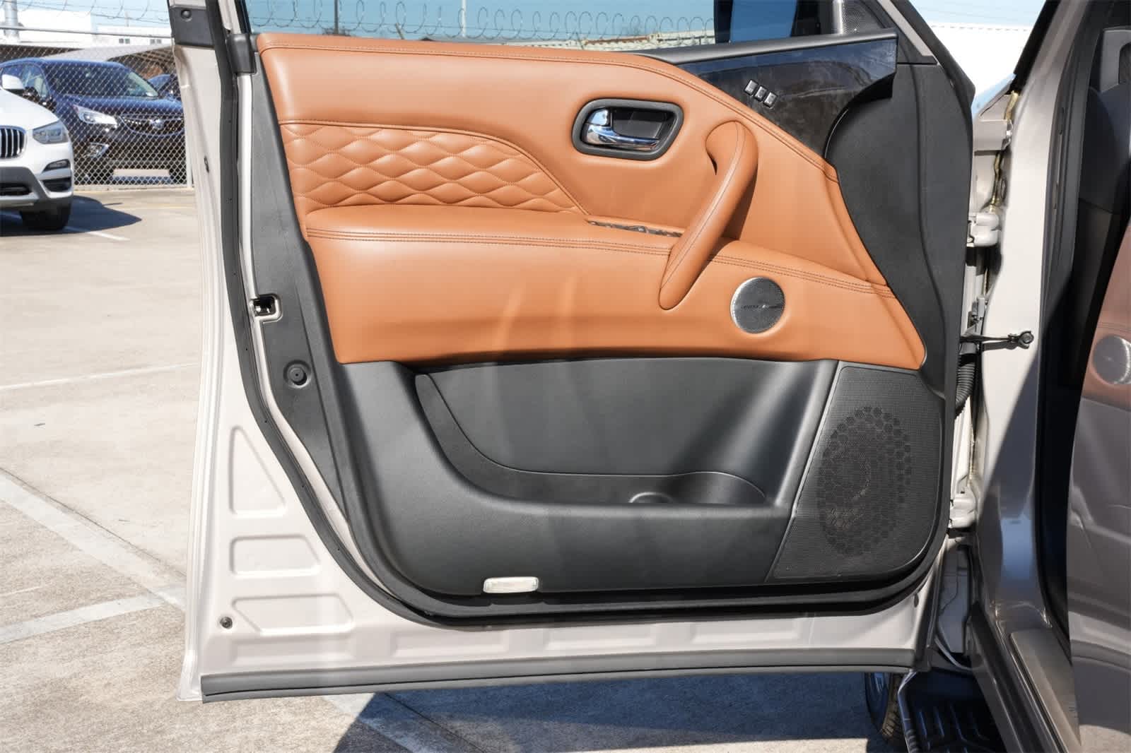 Thumbnail: 2024 INFINITI QX80 - 18