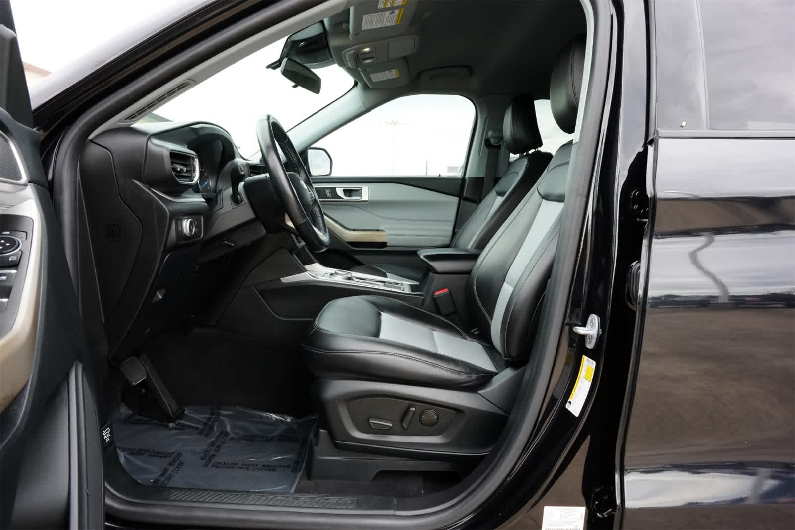 Thumbnail: 2022 Ford Explorer - 17