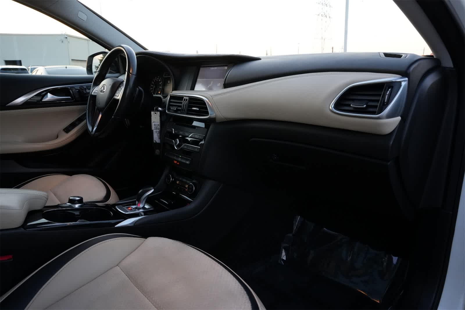 Thumbnail: 2019 INFINITI QX30 - 23