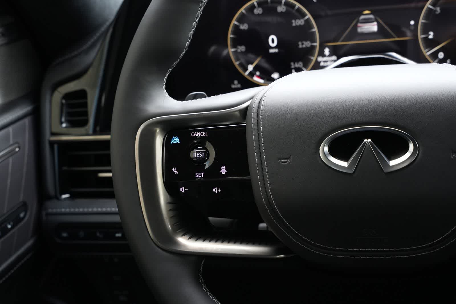 Thumbnail: 2026 INFINITI QX80 - 10