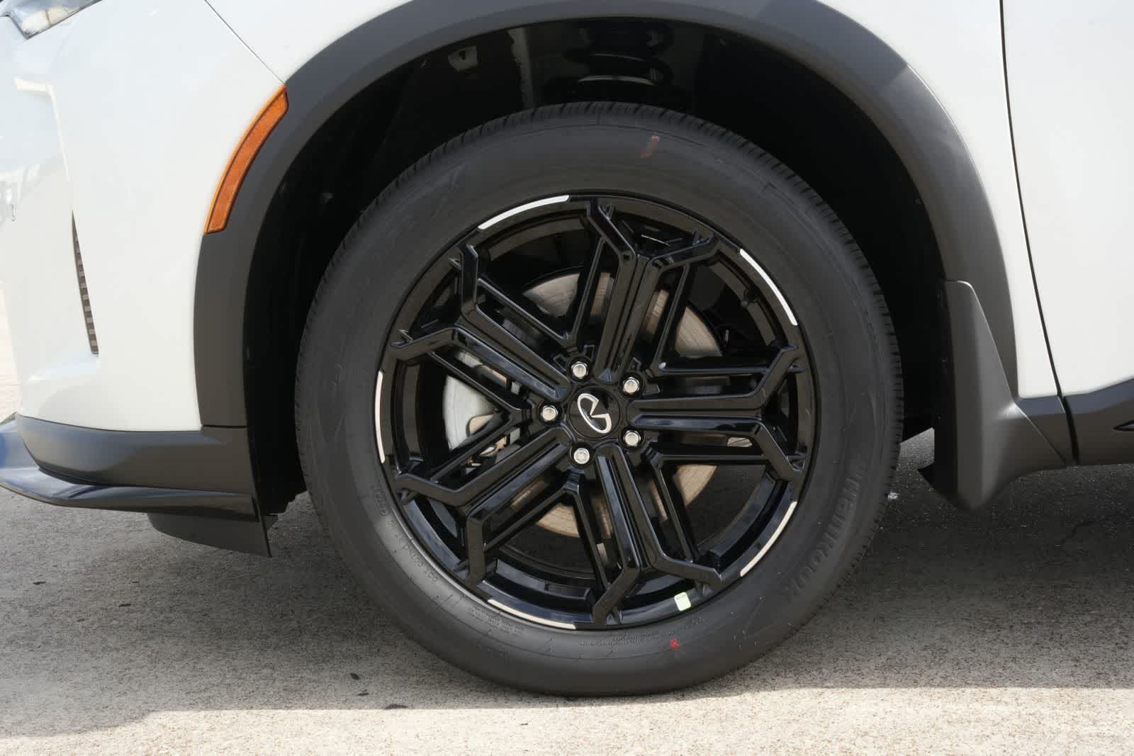 Thumbnail: 2026 INFINITI QX60 - 26