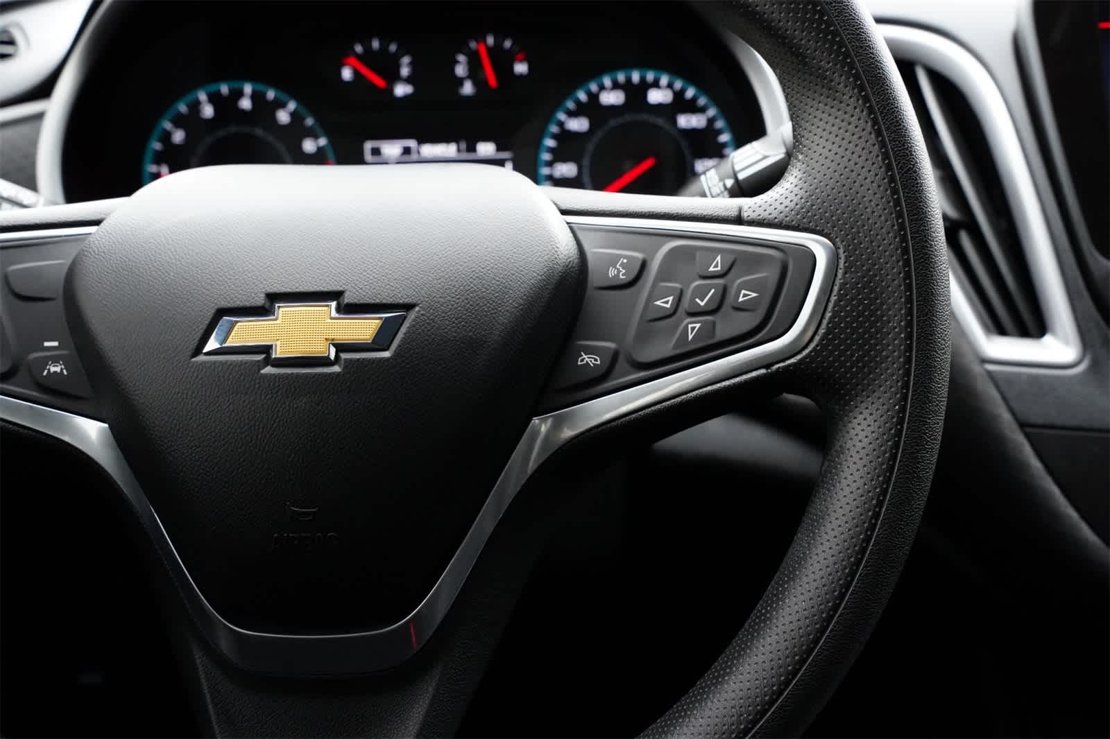 Thumbnail: 2022 Chevrolet Malibu - 11