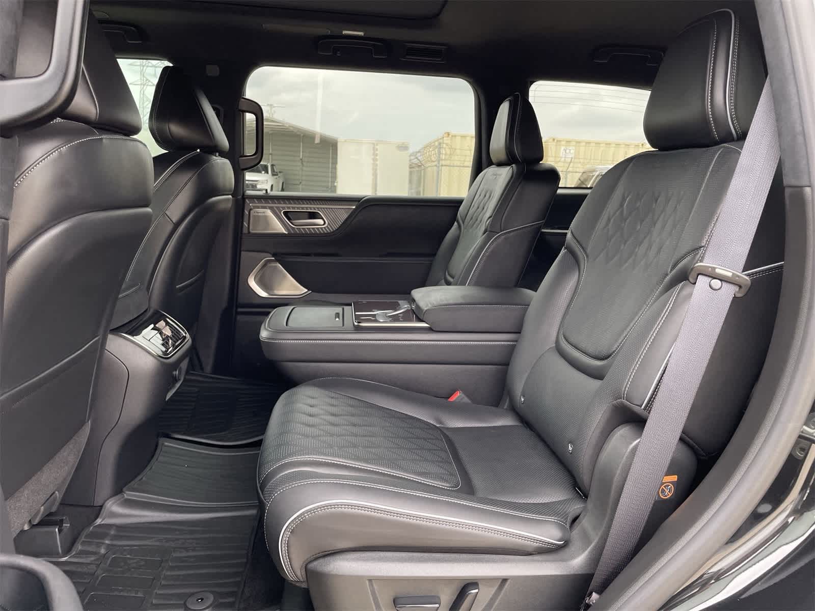 Thumbnail: 2025 INFINITI QX80 - 19
