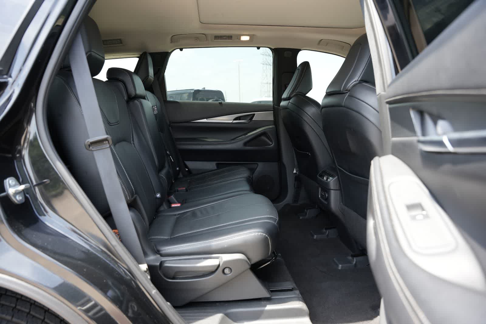 Thumbnail: 2023 INFINITI QX60 - 21