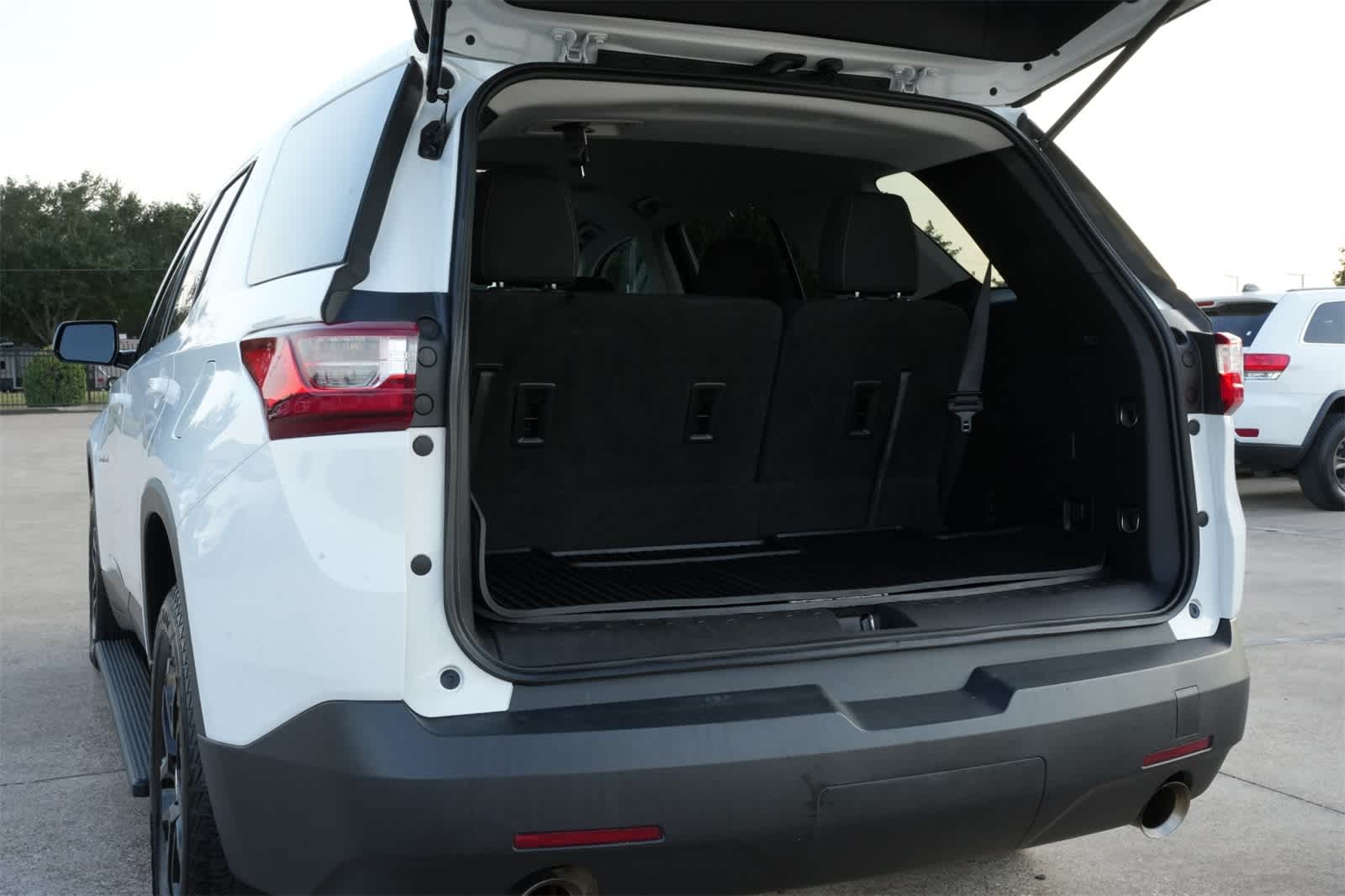 Thumbnail: 2020 Chevrolet Traverse - 21