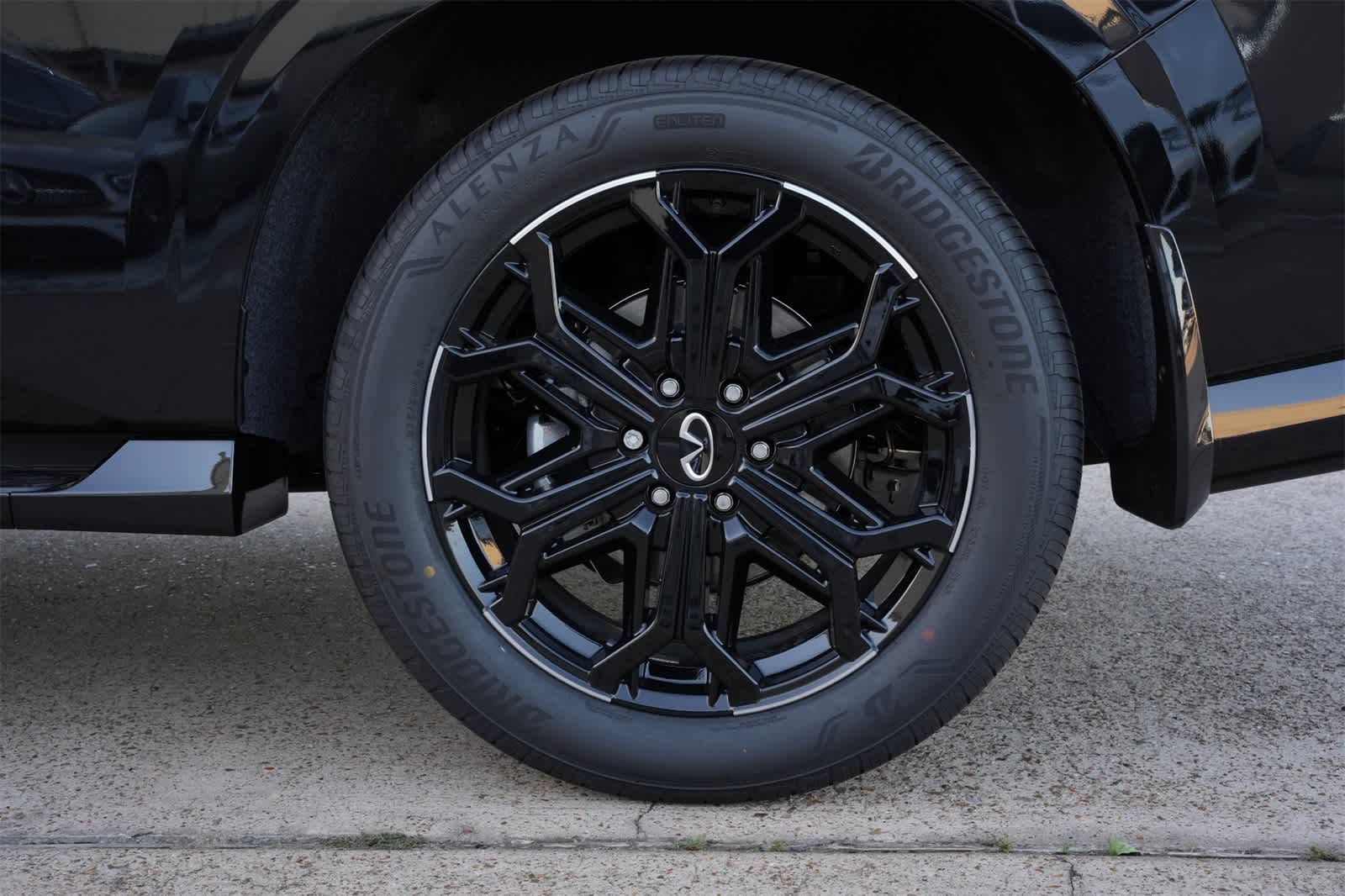 Thumbnail: 2026 INFINITI QX80 - 27