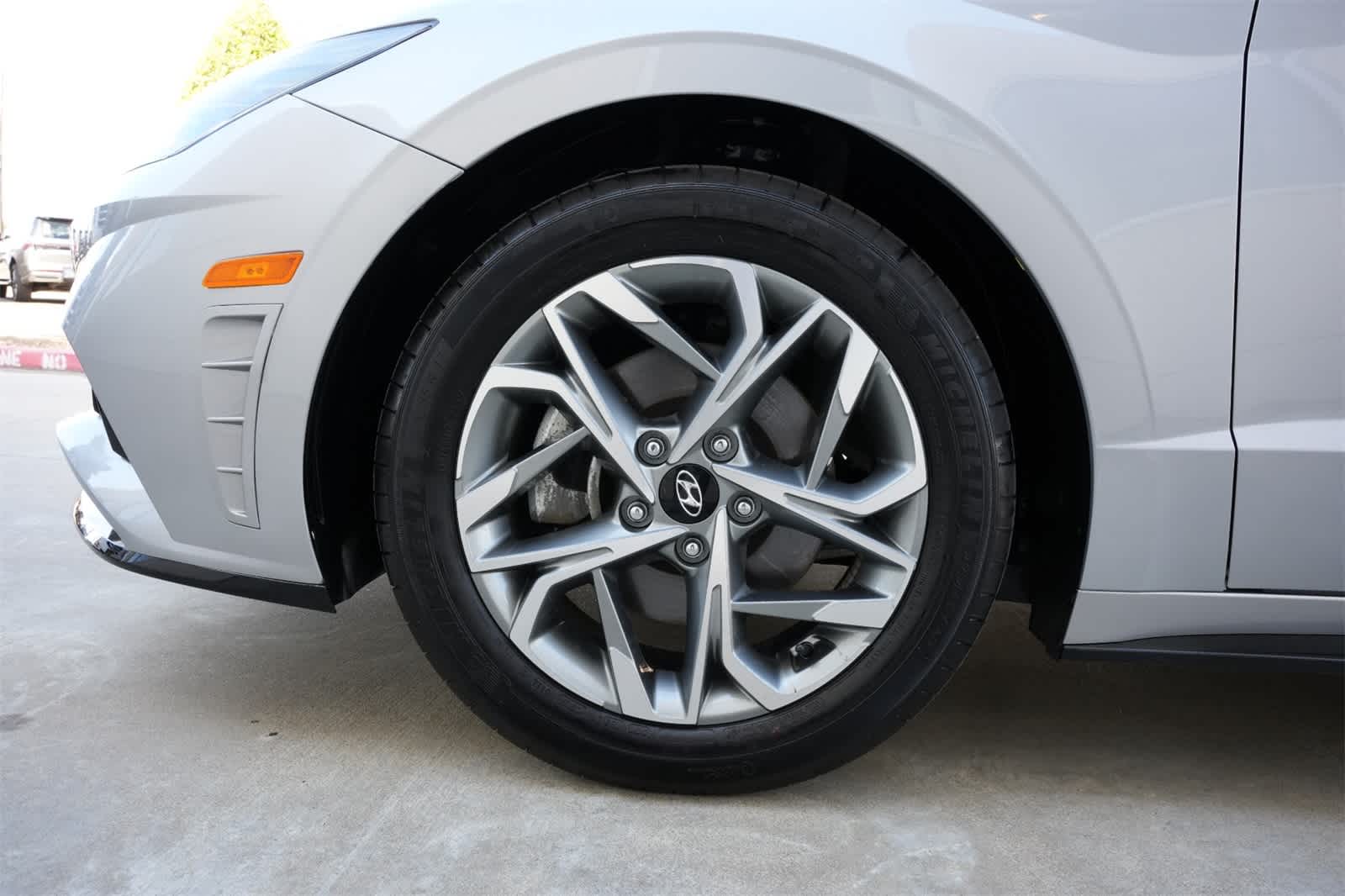 Thumbnail: 2023 Hyundai Sonata - 23