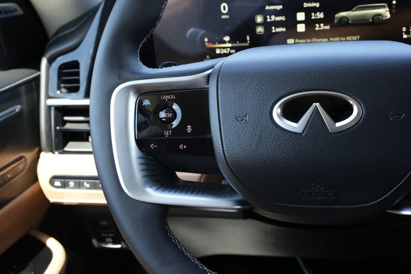 Thumbnail: 2026 INFINITI QX80 - 10