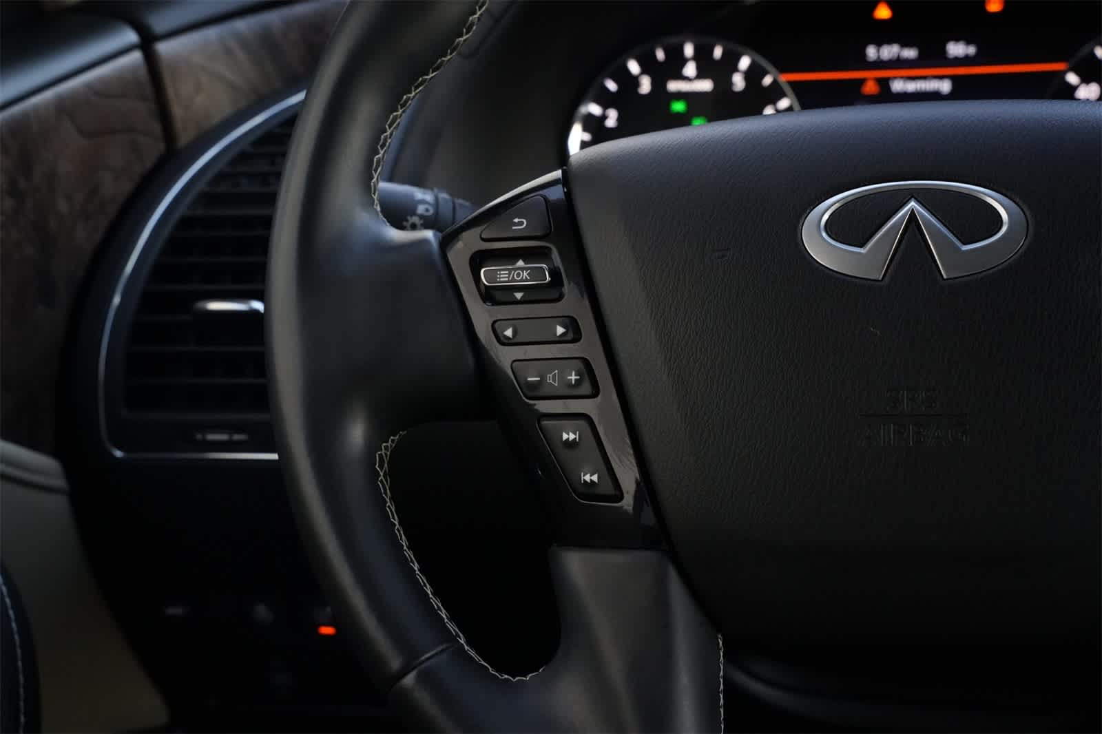 Thumbnail: 2023 INFINITI QX80 - 10