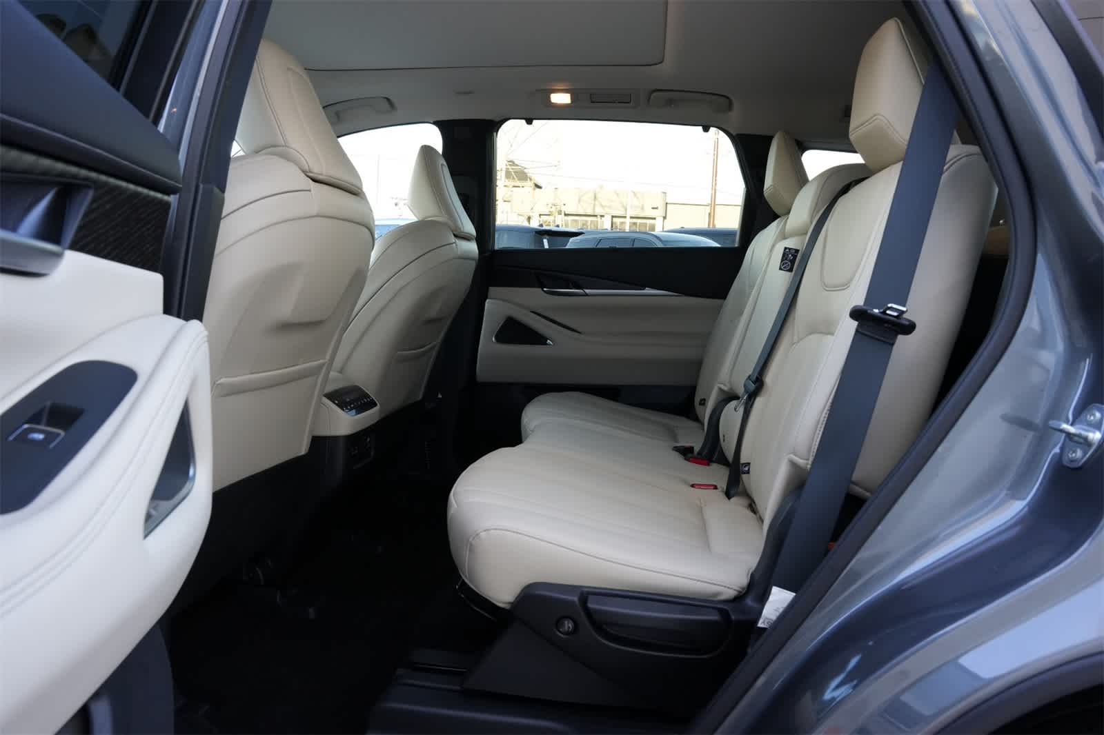 Thumbnail: 2025 INFINITI QX60 - 19