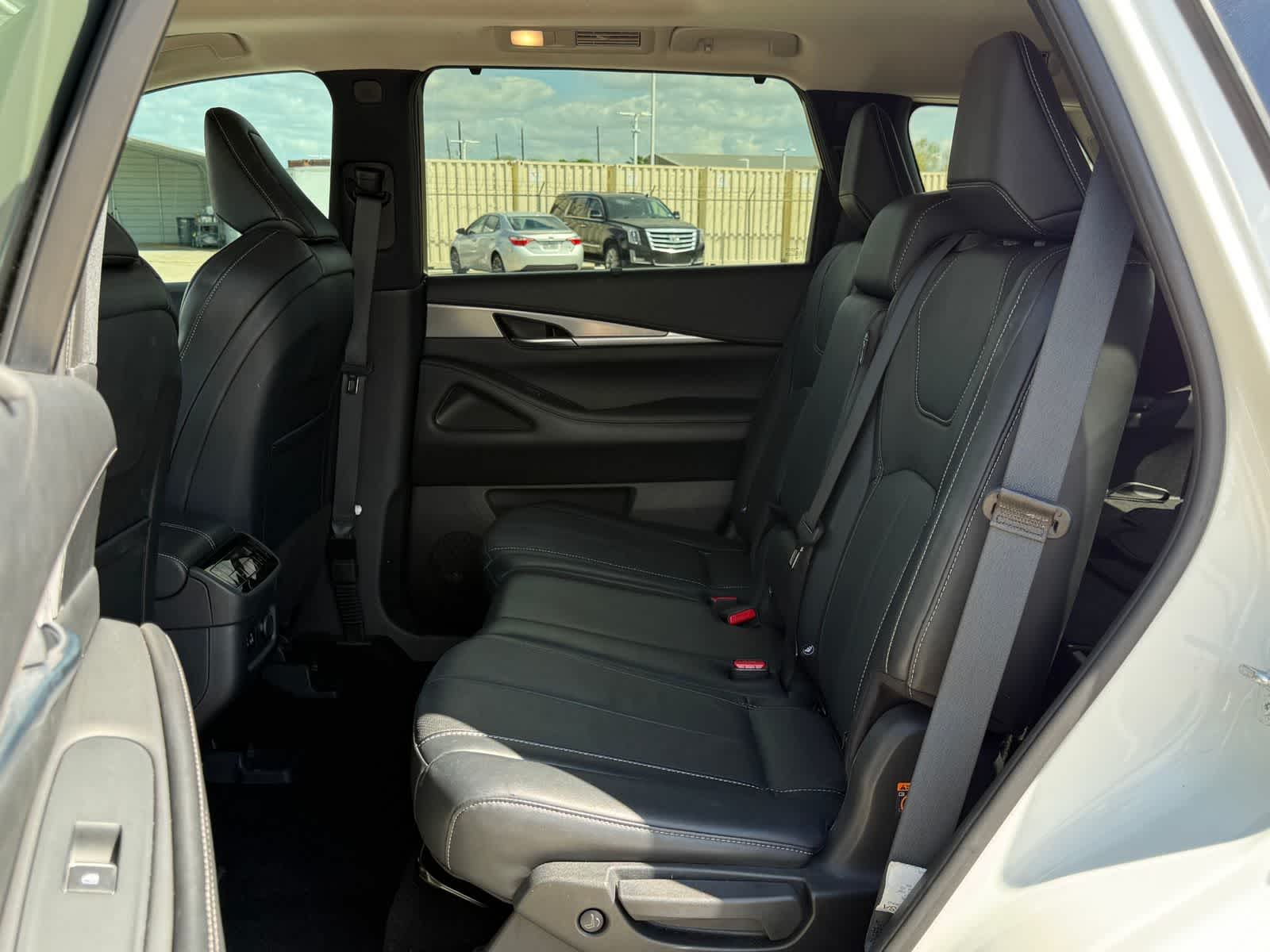 Thumbnail: 2023 INFINITI QX60 - 18