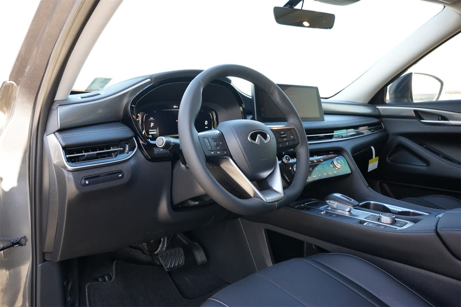 Thumbnail: 2026 INFINITI QX60 - 16