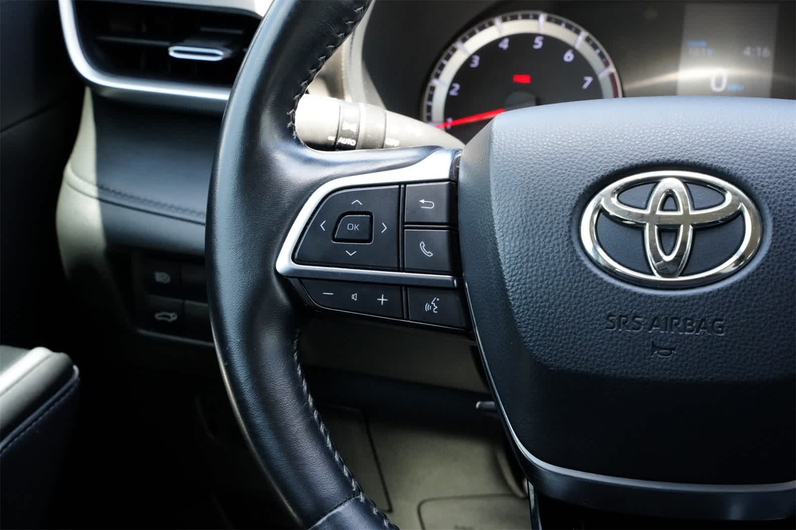 Thumbnail: 2020 Toyota Highlander - 10