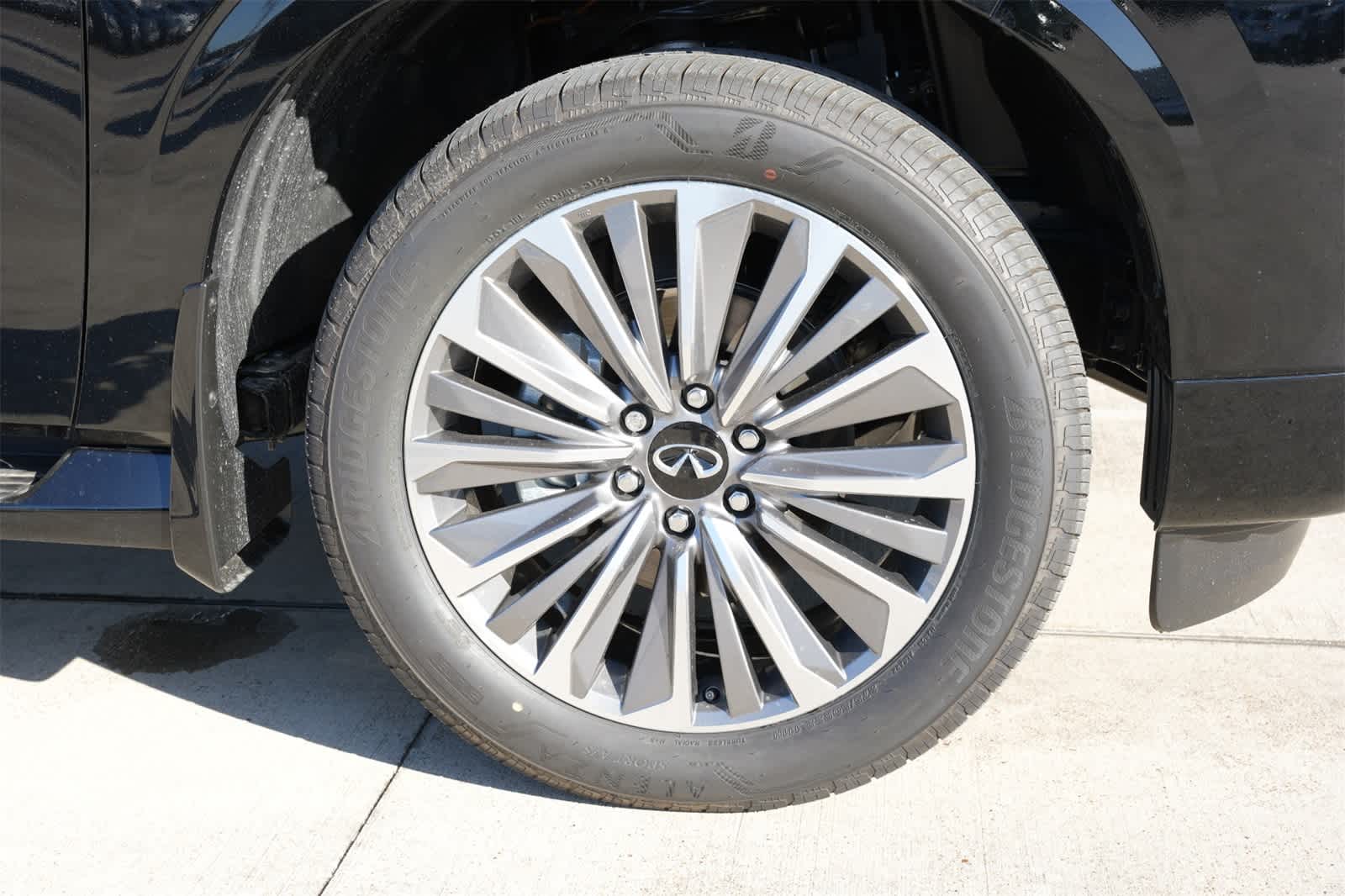 2025 INFINITI QX80 Luxe 26