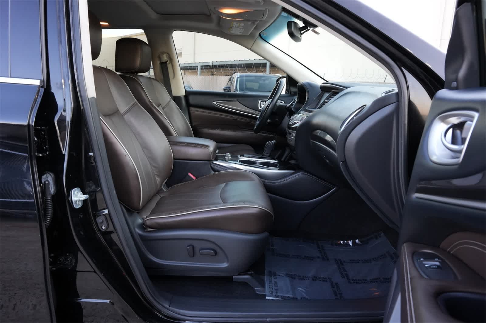 Thumbnail: 2017 INFINITI QX60 - 23