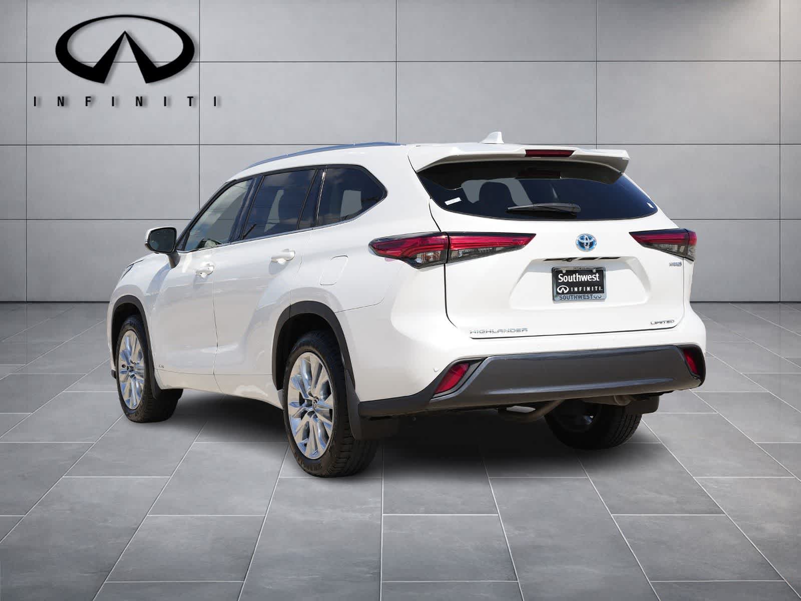 Thumbnail: 2023 Toyota Highlander - 5