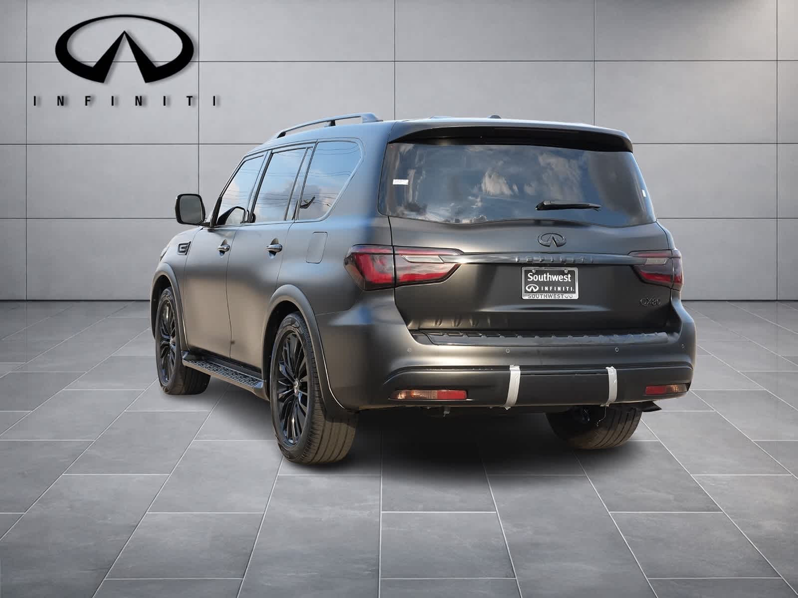 Thumbnail: 2022 INFINITI QX80 - 5