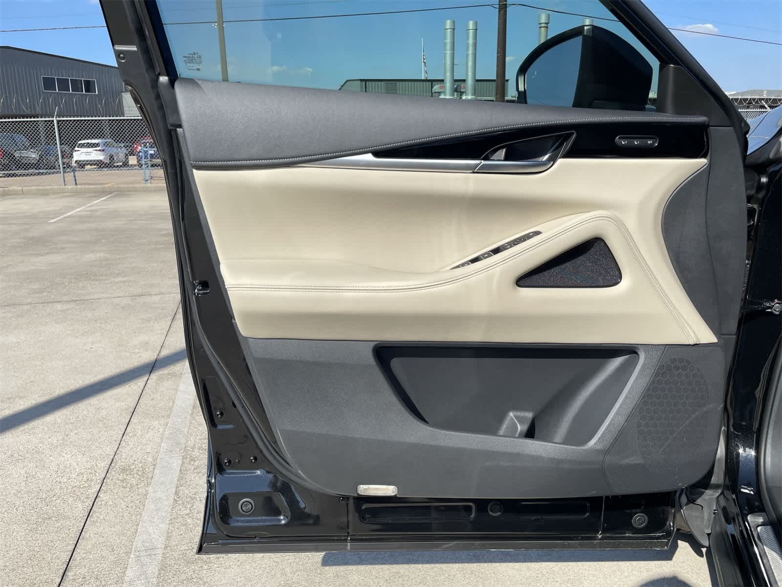 Thumbnail: 2025 INFINITI QX60 - 18